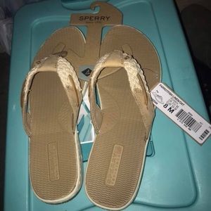 sperry flip flops